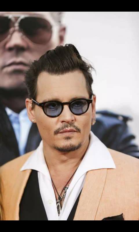 DeppEloise's tweet photo. Envie de vous rencontrez vous et votre fils.  Mais cela est impossible 😔💔 #johnnydepp https://t.co/ns27P9Obs4