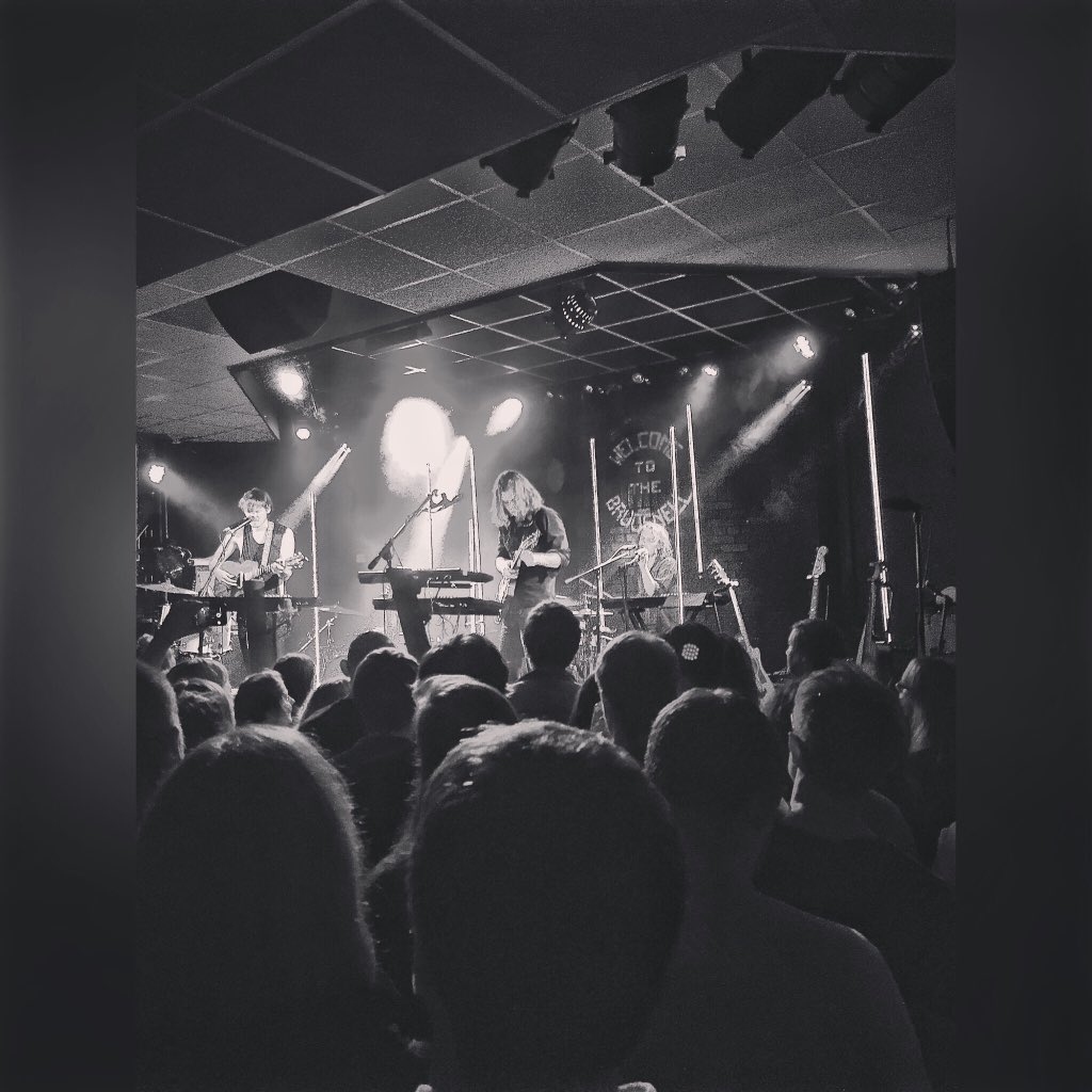 Helizabeth92's tweet photo. Half moon run last night at @Nath_Brudenell were great, lovely little venue! 🎶🎶 https://t.co/5VfPlYctPw