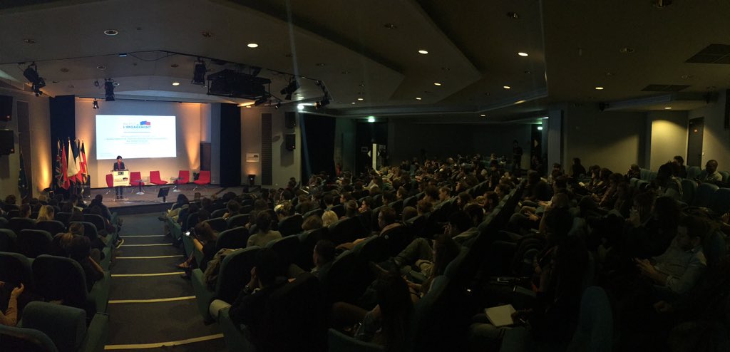 i_engagement's tweet photo. Conférence de @najatvb:
«Quelles réponses de l'école aux nouvelles formes de populisme»
#LiveIDE2015
#Engagement https://t.co/zuN1nW61sW