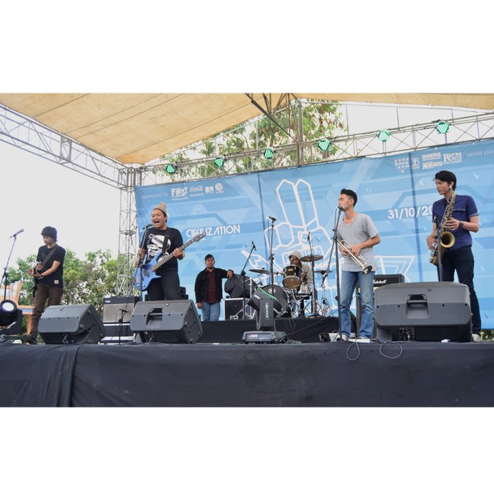 SKMM_official's tweet photo. musik genre rock-steady alulan yang membuat berdaska, asik ayoo merapat ayoo. yuhuu~ https://t.co/jYUJGQhPvy