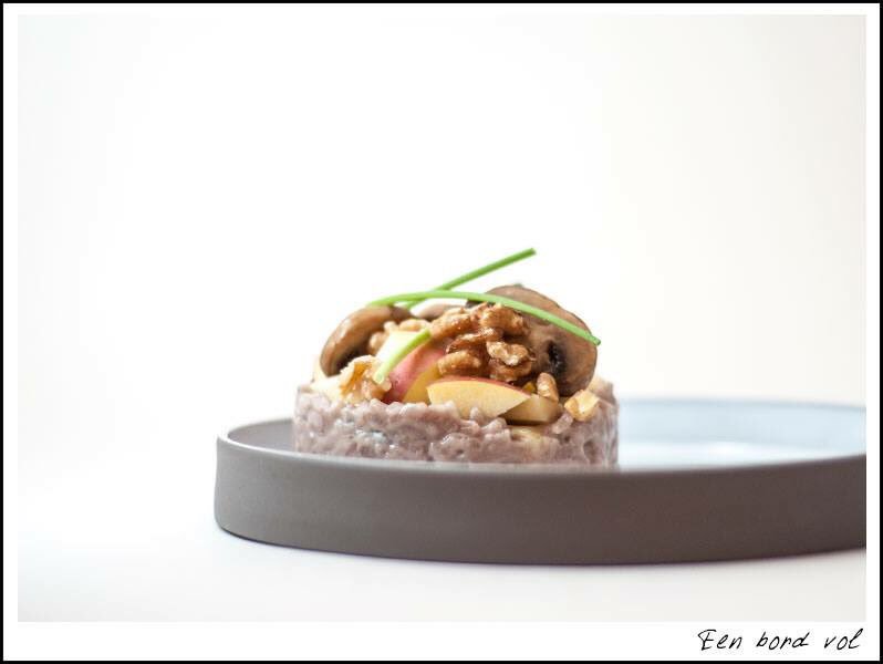 Risotto with gorgonzola, goat cheese, apple and mushrooms 😍🍷 #eenbordvol