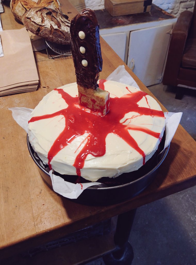 HomeCake_es's tweet photo. Halloween in @PanicMadrid #killthecake https://t.co/w0FJONaZZs