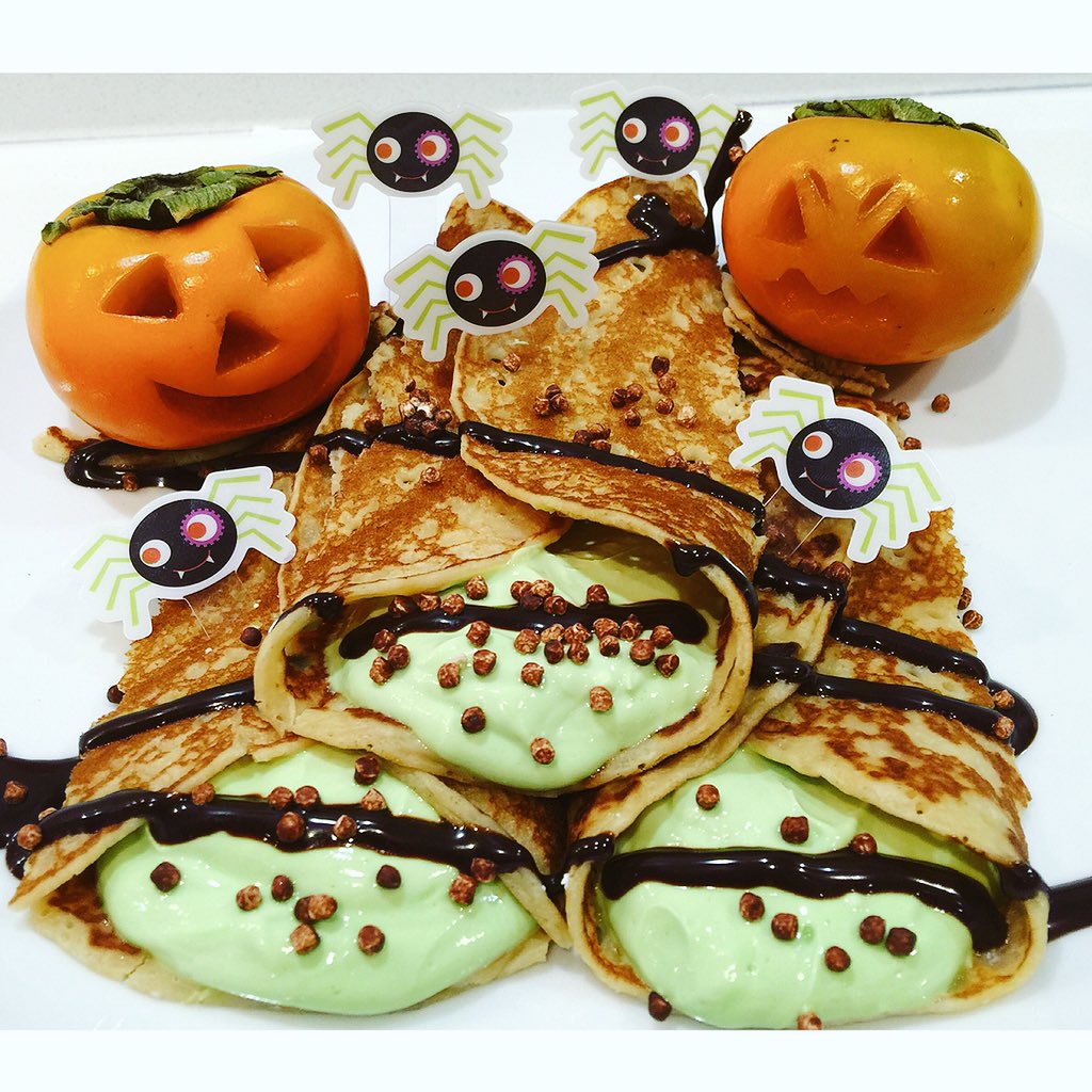 courtney_pruce's tweet photo. Happy Halloween! 😈👻 Pumpkin Spice Protein Crêpes with a Spooky Protein Filling 🎃 @MuscleFoodUK @lucybeecoconut https://t.co/oKxlhyDk0u