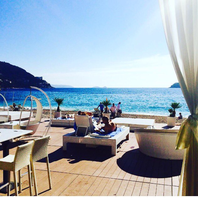 Season is still here , Enjoy your weekend 💙 #autumnindubrovnik#banjebeach@dubrovnik@lovecroatia@dubrovnikonmymind