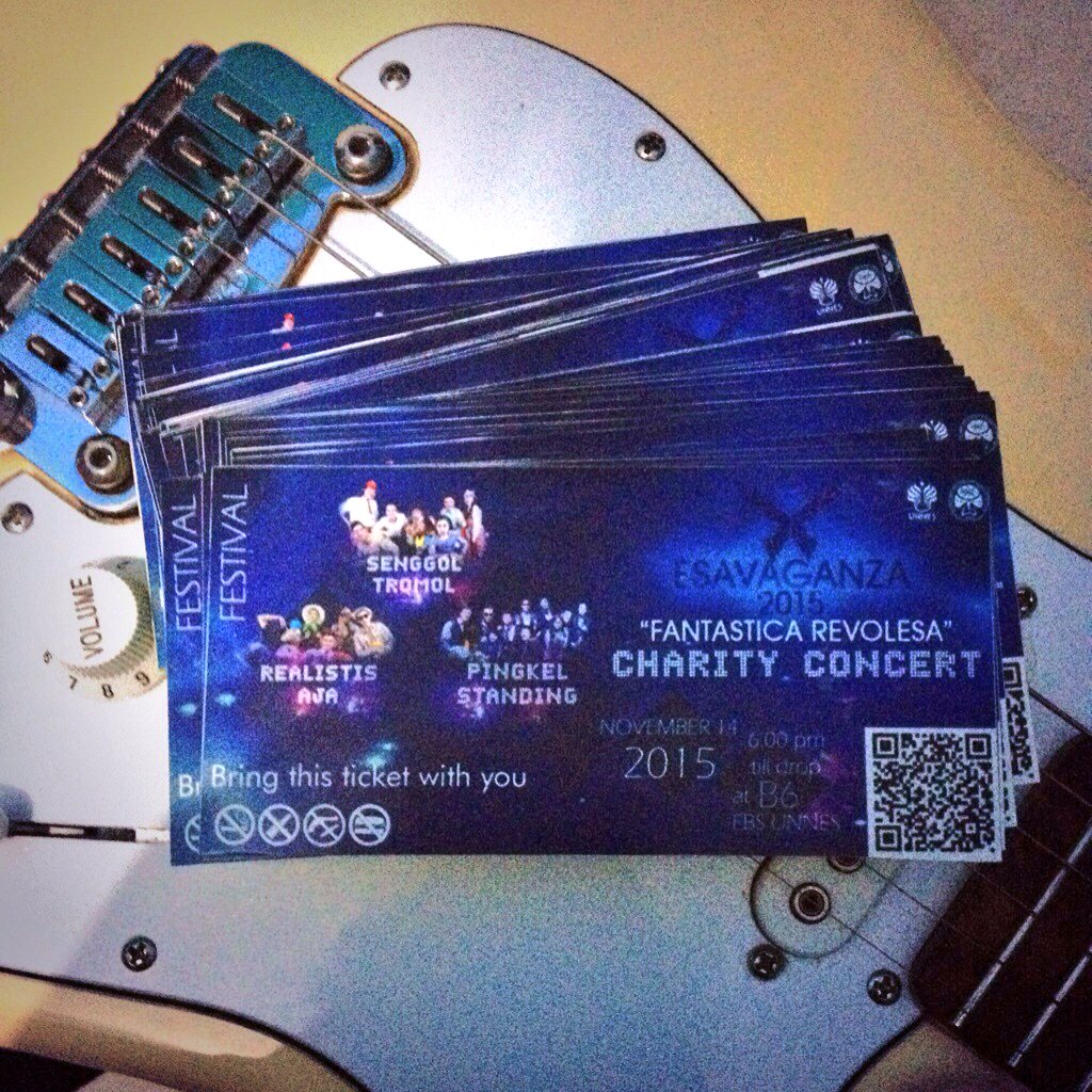 MoozaRecords's tweet photo. Dptkan presale #esavaganza2015 di moozastudio hanya 10rb saja kalian  udh bisa nntn @senggoltromol @StandingPingkel https://t.co/7fPLpQyxjL