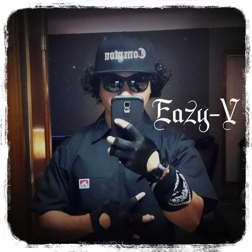 KYURTriumphants's tweet photo. Happy Halloween #easye #nwa #StraightOuttaCompton #bendavis #gangsta #HappyHalloween #westcoast #90s #october #black https://t.co/JL7nznvKpu