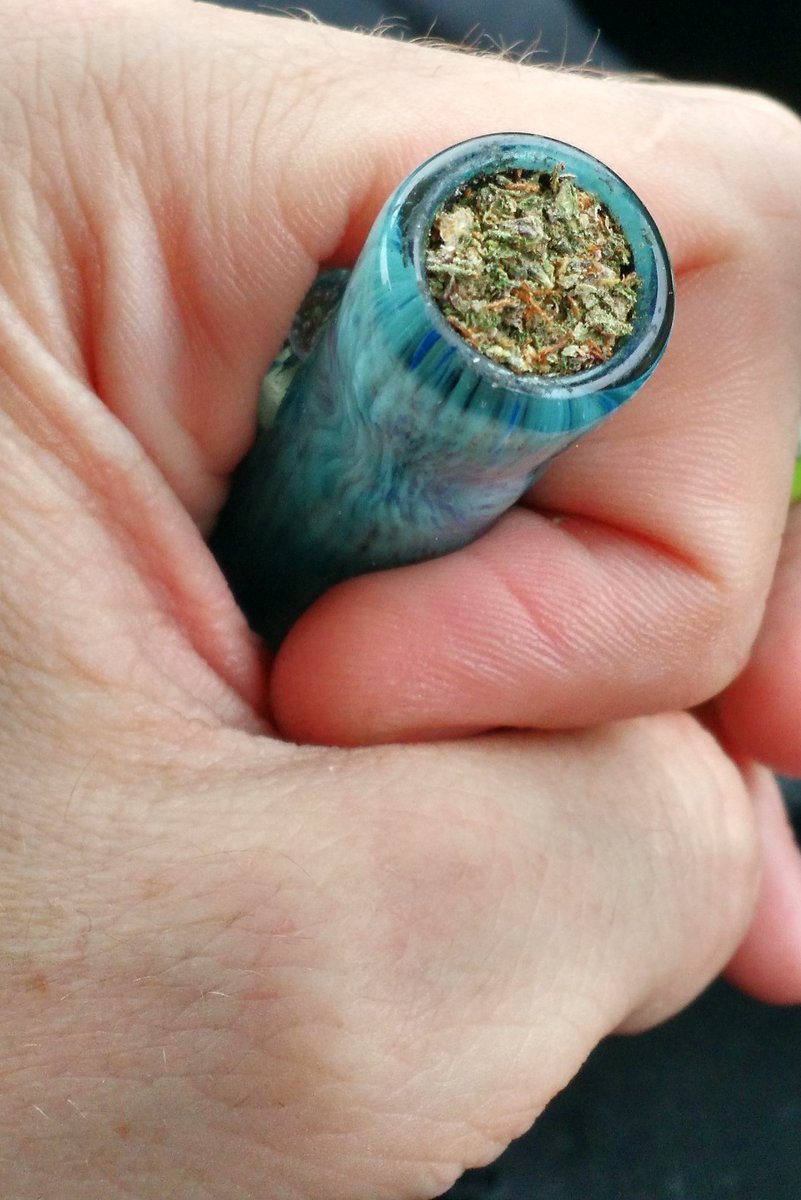 BRad_4_20's tweet photo. @Mr_KMKallday88 right there with you brother!
#StayHigh ๐โ๐๐จ๐จ๐จ
#HighBoss #ProductivePotHead https://t.co/IscYvz6TGG