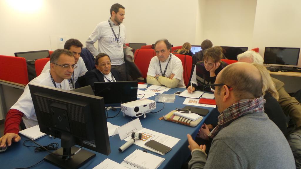 I3dApp's tweet photo. Ripresi i lavori su tutti i tavoli. Si entra nel vivo di #HackingMelanoma. Tanti gli spunti. #innovazione #anacapri https://t.co/AdhtSWX26Z