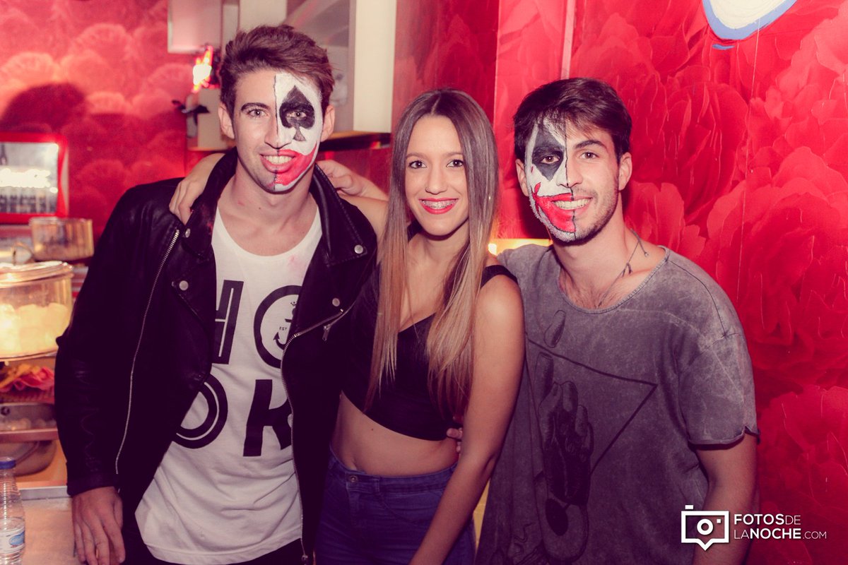 fotosdelanoche's tweet photo. Acabamos de subir a nuestro facebook (https://t.co/YeXi11a3Mt) las fotos de ayer en @LioDiscoteca https://t.co/BXf6rYV5FE