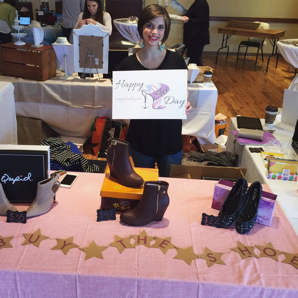 lexandthecities's tweet photo. .@happyshoeday Maggie's first show! Yay! Stop by @PinstripesMN til 2 @PopUpMpls #PopUpMpls #buytheshoes #proudofyou https://t.co/XtAoUkKmPW