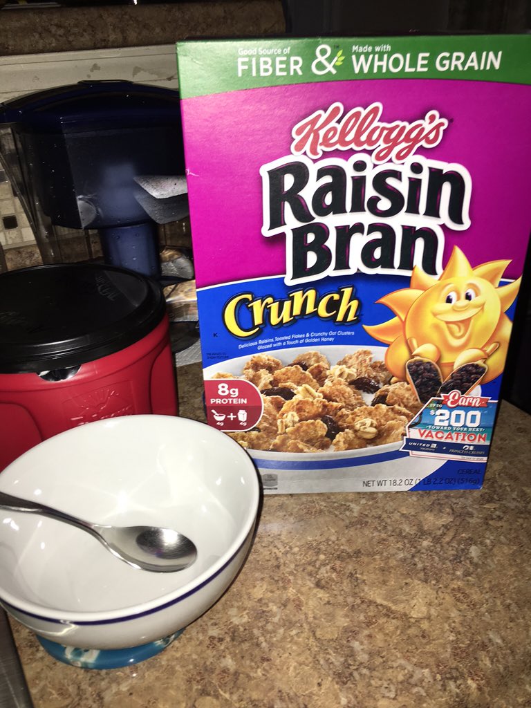 Brian_617's tweet photo. @Mushmouse21 @MFB01826 @riley6116 Wife says to pour it myself. #coldmeal https://t.co/WdT3JLXGDt
