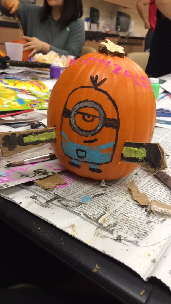 MintandPerilla's tweet photo. My students #winning in the pumpkin painting contest. #HappyHalloween #Minions #pumpkin https://t.co/oBMcN7iwqY