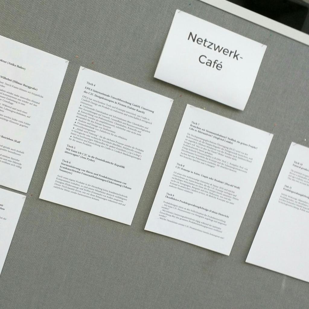 jamesloell's tweet photo. 13 Themen werden später für Diskussionen angeboten. Mmh. Wer die Wahl hat, .... #c2ck15 https://t.co/up3W8LoRY1