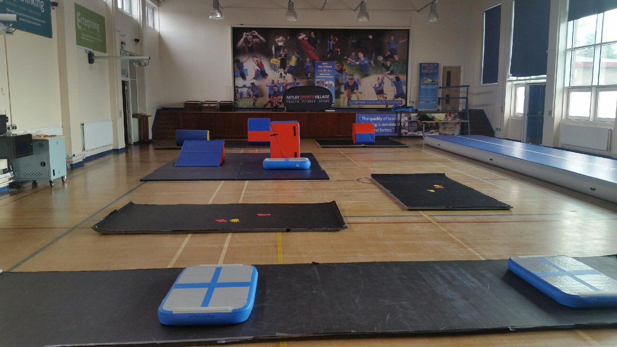 TCA_Tycoons's tweet photo. The calm before the cheer 😃😃😃😃now @astleysports every Saturday for beginners 10-12💚💚with@TCA_Tycoons https://t.co/hWO1GzQzIQ