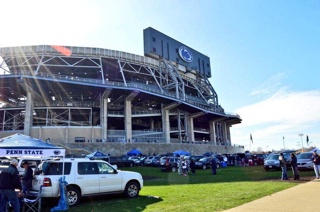 PennStateFball's tweet photo. Fall Saturdays. Penn State Football. Perfection. #letsgostate #beatillinois https://t.co/uZ4zAjIMUN
