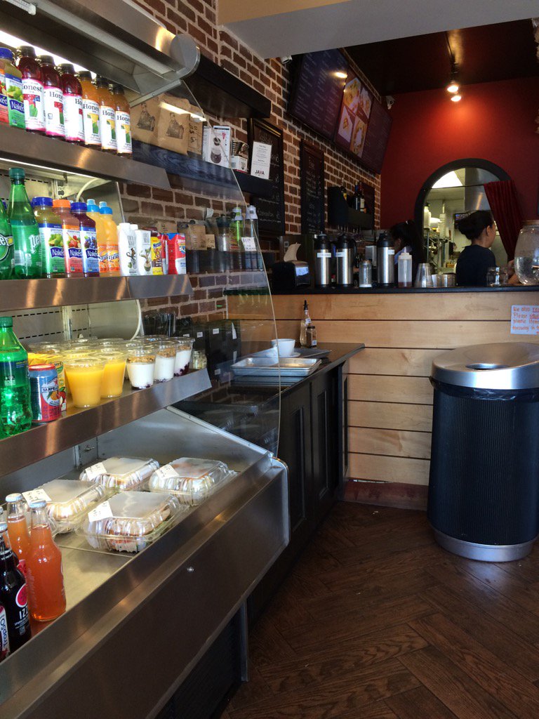 AdahRoseBitterb's tweet photo. In #kensington #Maryland #JavaNation is delish #coffee #pastries #wine and Latin #food https://t.co/PfLYvjVZas