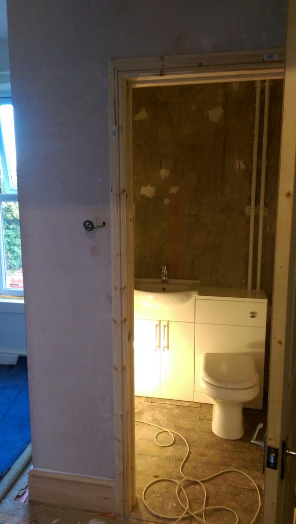 mgbservices's tweet photo. New toilet and sink #installation added onto empty #bedroom #Newwalls  #freshstart https://t.co/fVv7XEer3d