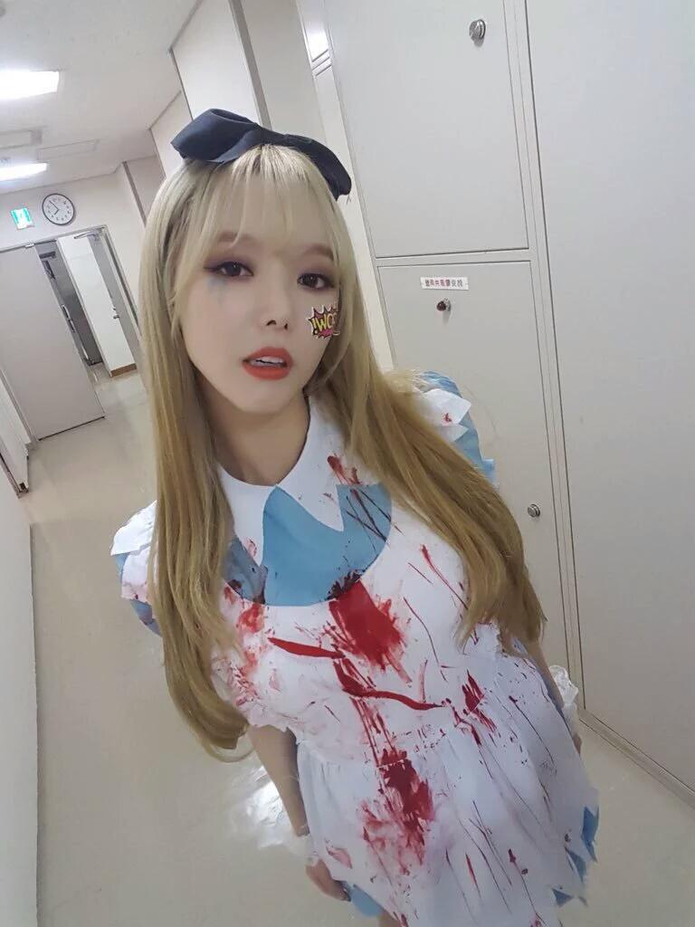 엘리스 분장으로 덕후들 취향저격한 아이돌 | 인스티즈