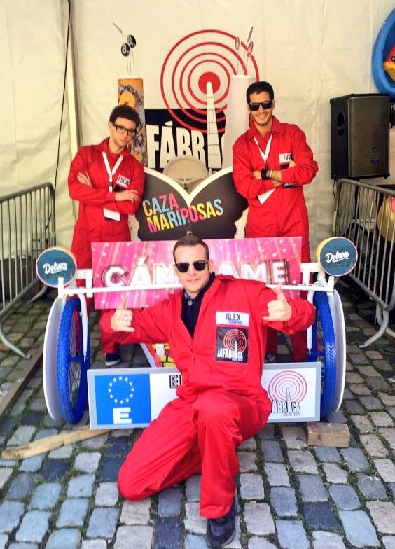 laotrared4's tweet photo. LA CARRERA ESTÁ A PUNTO DE EMPEZAR!!! Síguela AHORA en directo en @fabricatele #AutosLocos BCN
#AutoDeLaTele https://t.co/rVCwrVQtG5