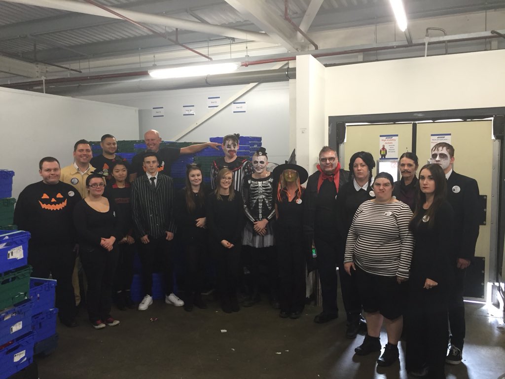 alicebowes86's tweet photo. Well done Winchester Dotcom! Awesome effort!! #dotcom #spoookyyy #bestdepartment #fancydress 👻🎃 https://t.co/1dB7Rx2HvZ