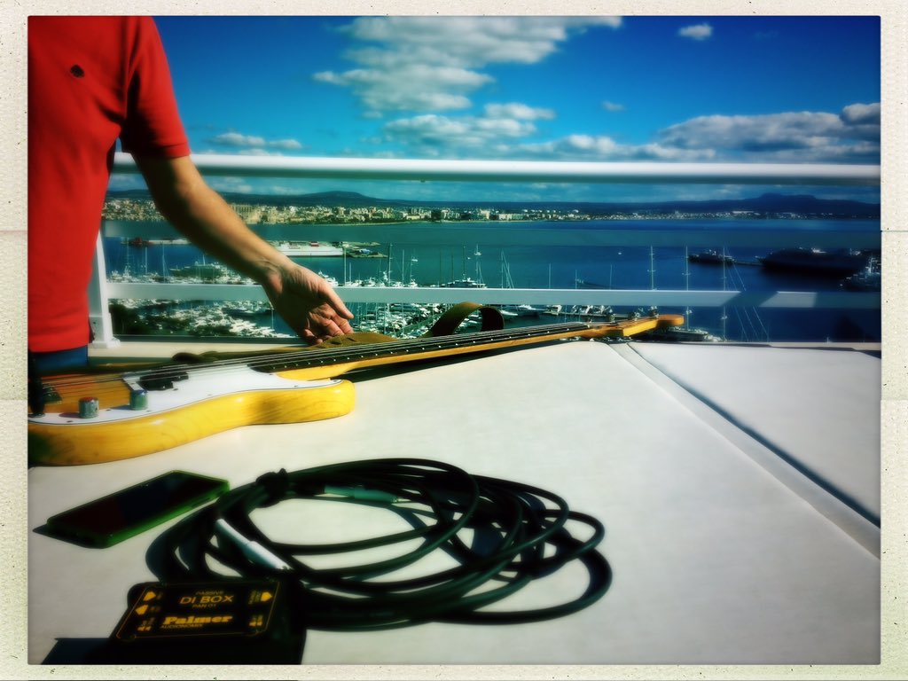 ¡Todos al set! W/ <a href="/BTVMallorca/">BalconyTV Mallorca</a> <a href="/BalconyTV/">BALCONY</a> #MusicWithaView