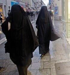 SIEL_Off's tweet photo. 《Le #SIEL vous souhaite un bon #Allahween
(Ps: votez bien en décembre)》
@OuchikhKarim @pichon_frederic @jeune_siel https://t.co/GRuMkL7HOL