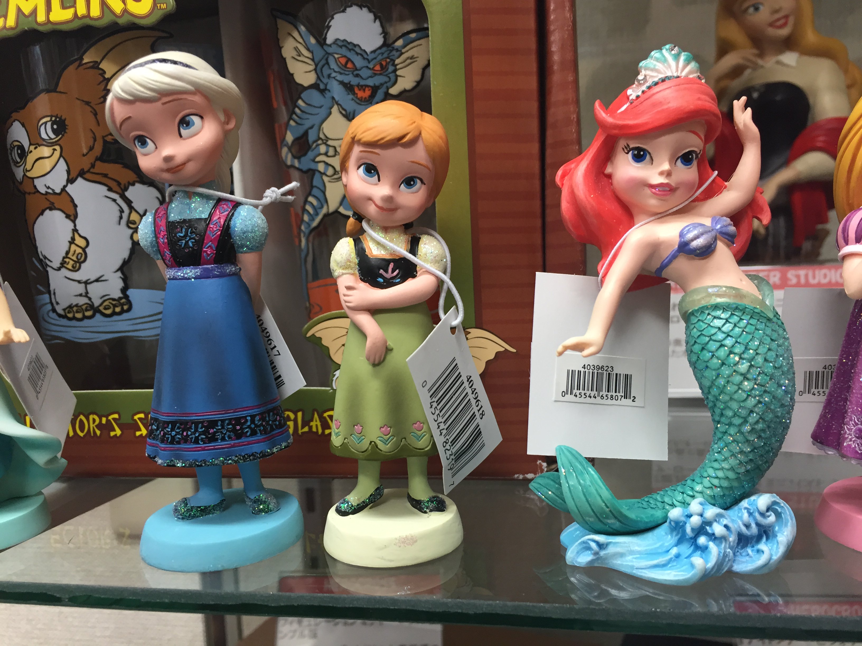 エイガモノ ディズニープリンセスが子供になったリトルプリンセス シリーズ アナと雪の女王 のアナ エルサは劇中の幼少期版 リトル マーメイド のアリエルは子供にリデザインされています T Co Hzhbpcymfp T Co Tdxfq9czok