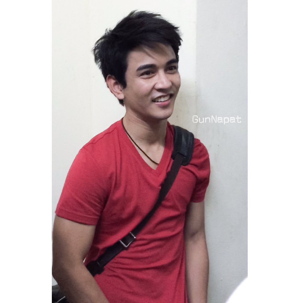 ถ้าไม่ใช่กัน นภัทร ใส่เสื้อสีแดงไม่หล่อขนาดนี้นะ 😈✨ #กันตั้ม #BeAGiftToTheWorld