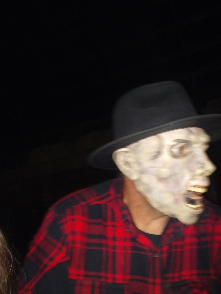 Steven2689's tweet photo. #ScreamAcres #HappyHalloween https://t.co/Iav1dgoDyi