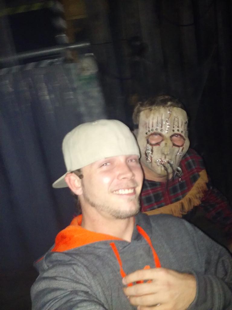 Steven2689's tweet photo. #ScreamAcres #HappyHalloween https://t.co/Iav1dgoDyi