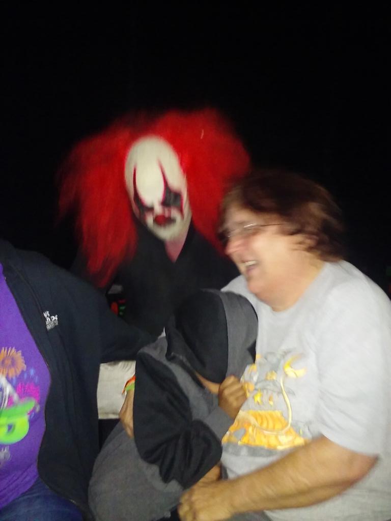 Steven2689's tweet photo. #ScreamAcres #HappyHalloween https://t.co/wID1sMczMg