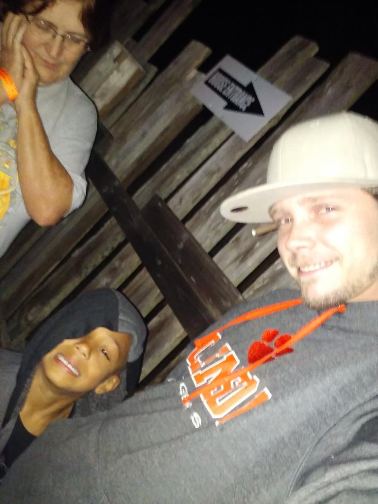 Steven2689's tweet photo. #ScreamAcres #HappyHalloween https://t.co/gAXNkhsFbW