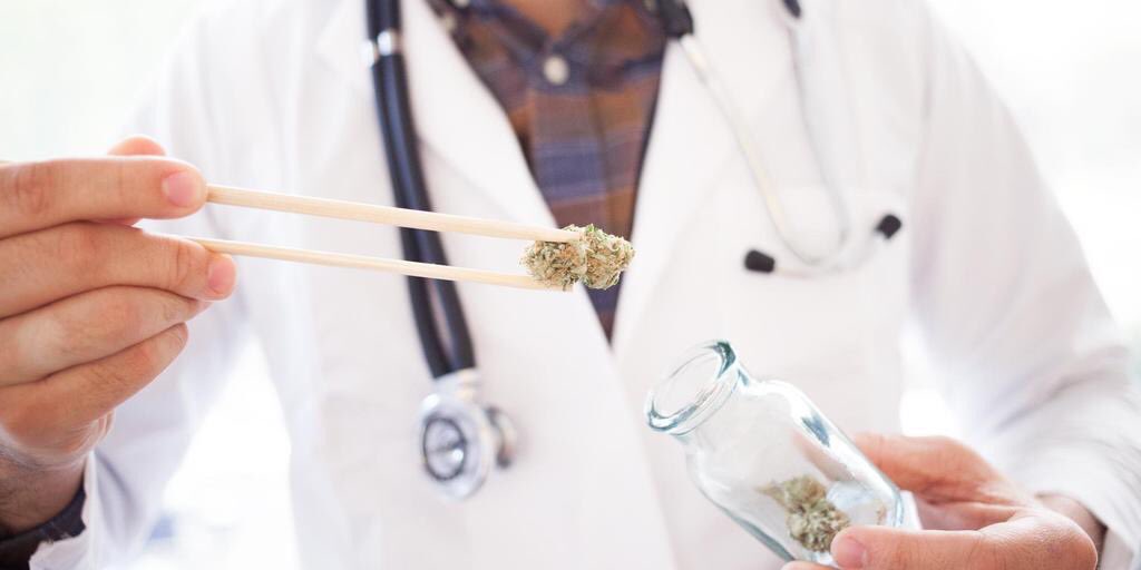 TheoreticalJane's tweet photo. I love my new job 🇬🇧 #MedicateUK #MedicalCannabis #MedicalMarijuana https://t.co/OyABWuYm9Q