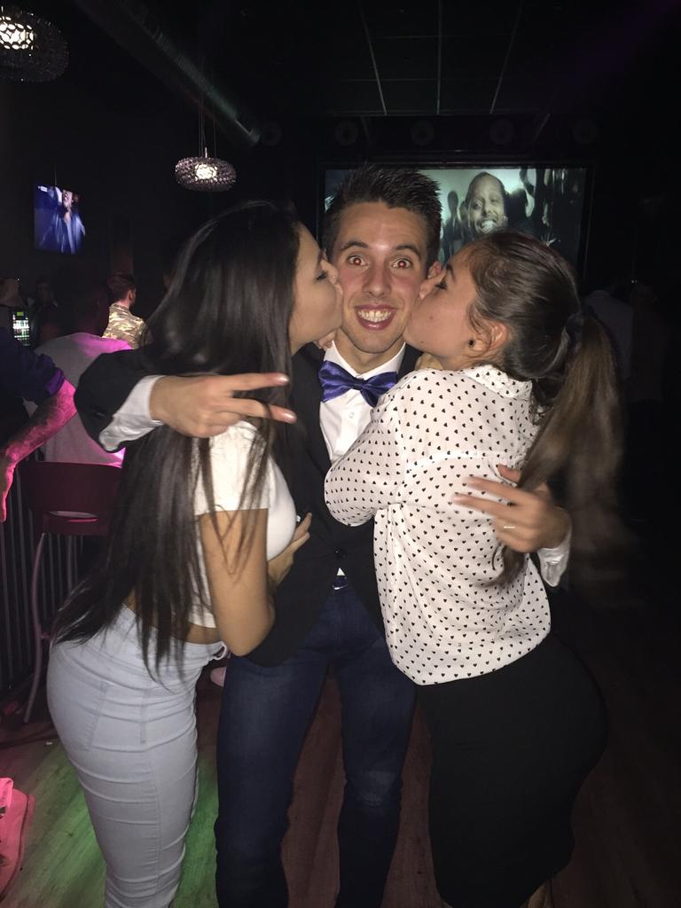 LidiaLeyton29's tweet photo. Cuando se esta bien se está, y más en estas compañías 😊✌👌 https://t.co/6mZ1oIFBmA