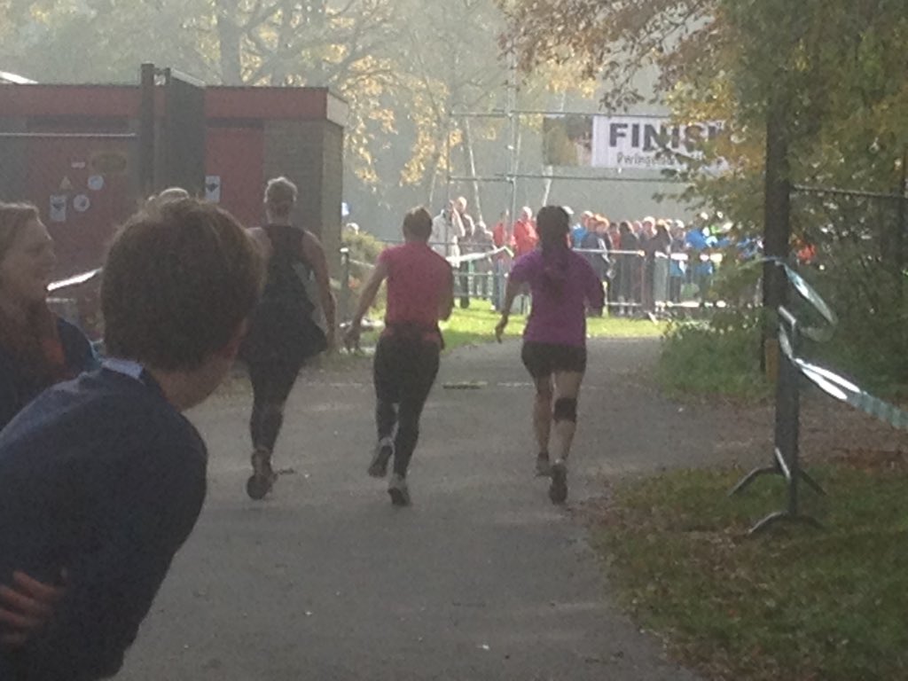 JanBloemerts's tweet photo. en zo komen de dames na 21 km over de finish. Trots! #Dwingelderveldloop https://t.co/f9uobpetb8