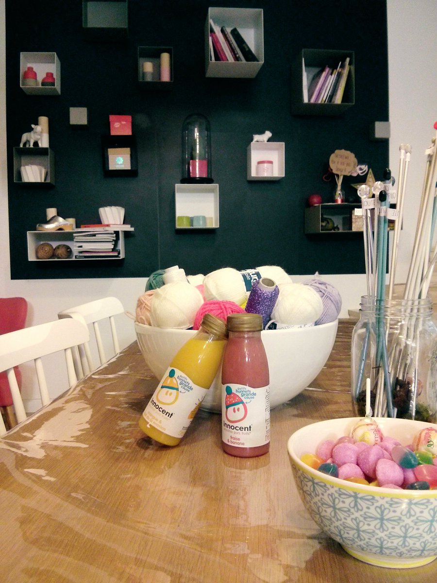 filoute_com's tweet photo. On se prépare à vous accueillir pour #tricoter plein de petits bonnets colorés!! #tricot #diy #solidaire #AuChaud https://t.co/43Vyz922ic