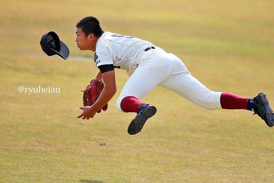 ryuheian's tweet photo. 秋季近畿大会  準決勝
大阪桐蔭  2
ノックの写真からです。

2015.10.31
皇子山球場 https://t.co/QJd71XDtK2