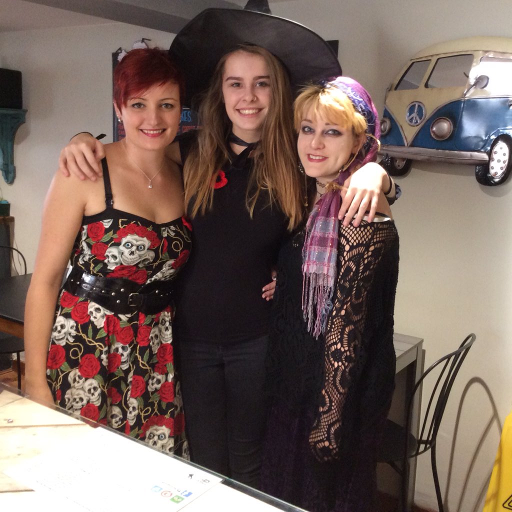 cafe_coast's tweet photo. Happy Halloween🎃👻 #HappyHalloween #Halloween #halloween2015 https://t.co/l7YwggAghD
