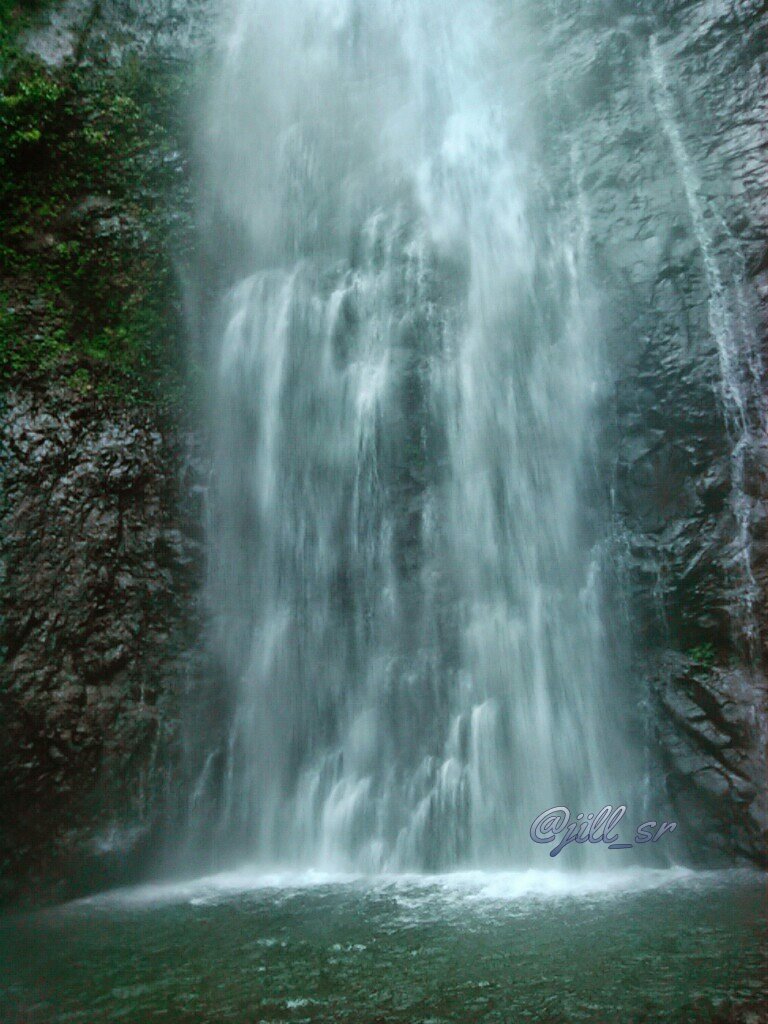 yogha_budi's tweet photo. Goresan tangan tuhan yg menciptakan keindahan tiada tara.
Curug aul di tanah kelahiranku.
Rembang,purbalingga. https://t.co/cMzlFGHj0F