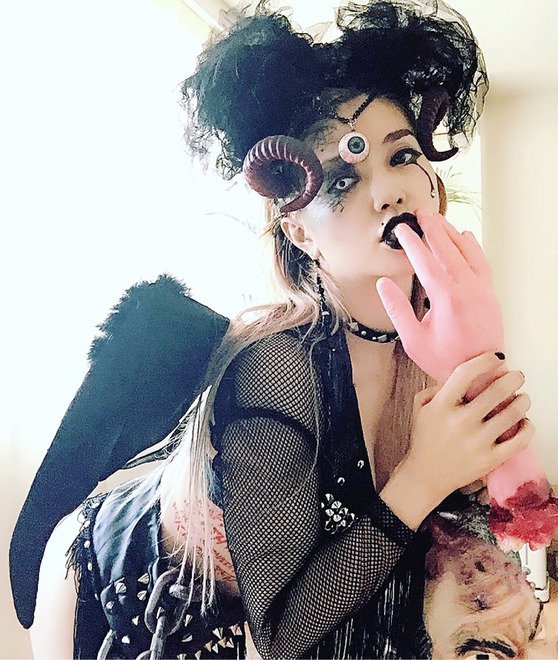 LINE公式Blog更新しました〜 紅音ほたる オフィシャルブログ : Halloween https://t.co/vTtLynXCcy https://t.co/oBWJJ6rBkI