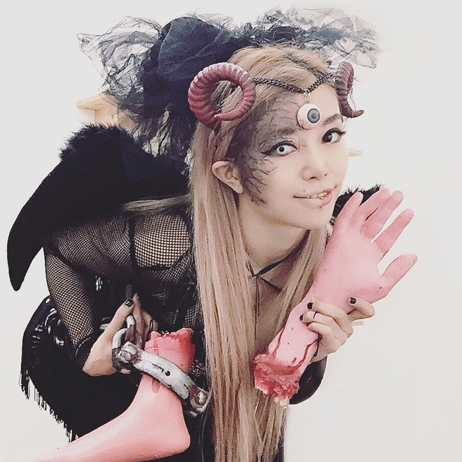 TW Pornstars 紅音ほたる. Twitter. LINE公式Blog更新しました〜 紅音ほたる オフィシャルブログ Halloween. 1224 PM 31 Oct 2015