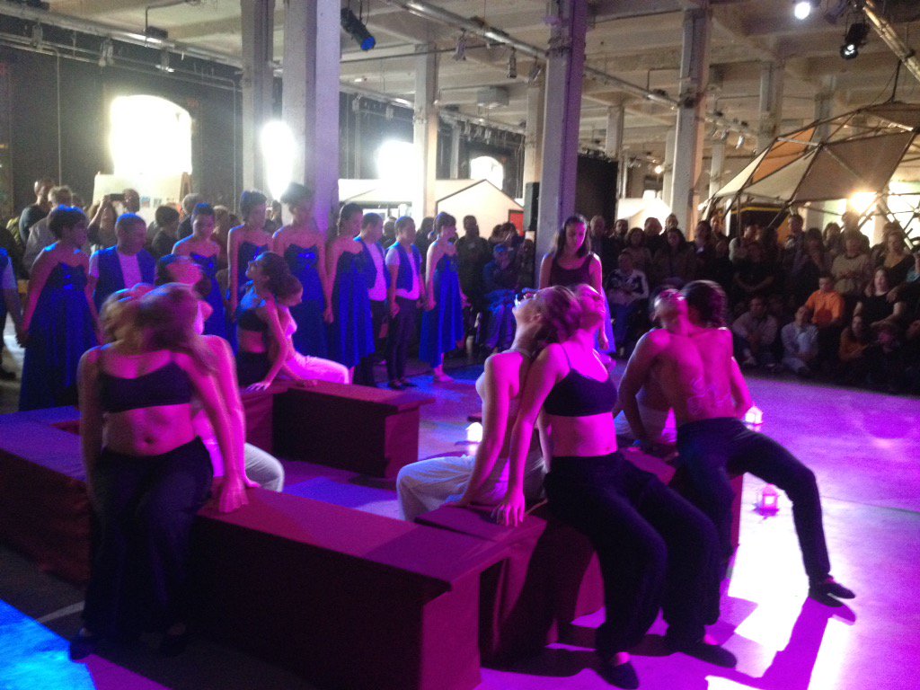 StonexSL's tweet photo. Arte y luz en las jornadas #DYAF2015 en @mataderomadrid con #FNAD. #colorsourcespot @ETCInc https://t.co/o1CQWRnbfj