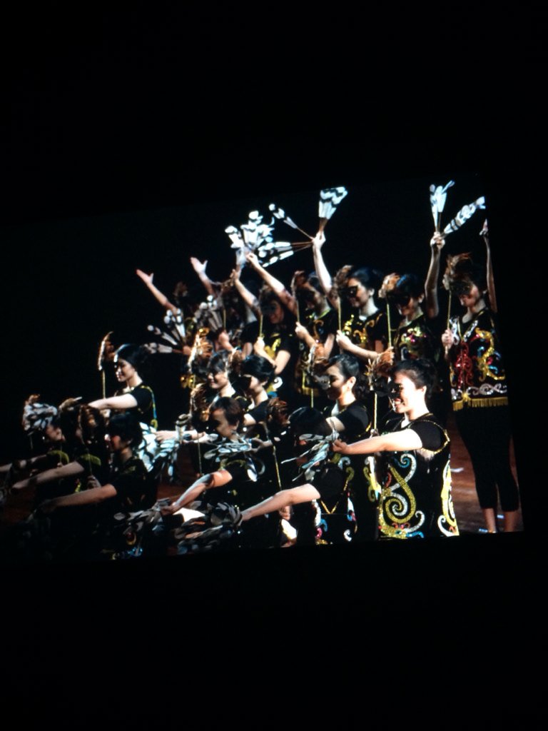 MU_Concert's tweet photo. Ini dia tarian pembuka yang dipersembahkan para miss! https://t.co/T7yrxRXO3U