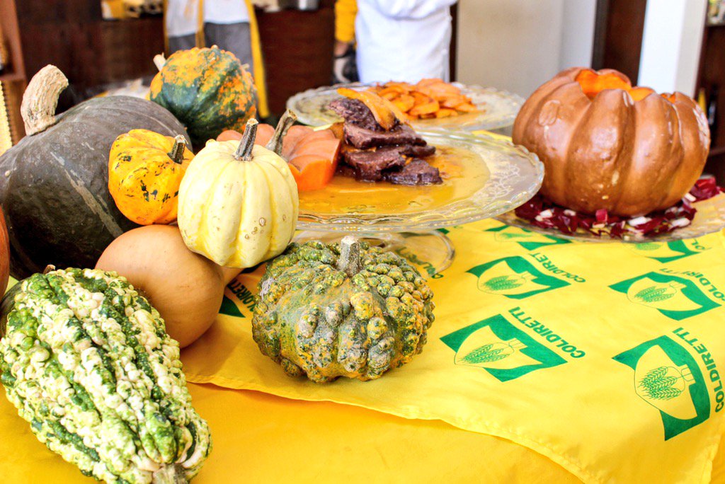 coldiretti's tweet photo. #Expo2015, oggi #padColdiretti ricette e showcooking dedicate alla #zucca #MadeinItaly #Halloween #orgoglioexpo https://t.co/T5otsIGQd5