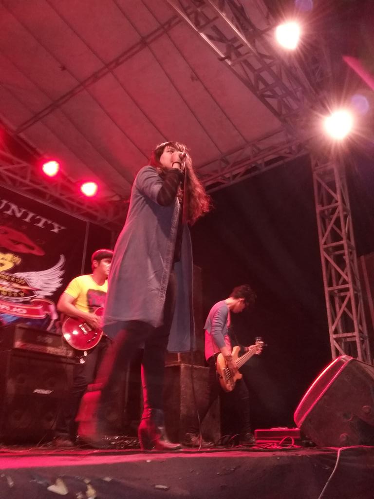 YouAndMe_Rock's tweet photo. Good audience, Good Sound &amp; Good event  thx u @AstraHondaCare @HONDA_JATIM @KopikoCandyID https://t.co/eUi1ziFWLp