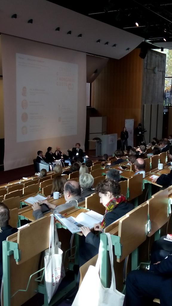 how2becomegreen's tweet photo. #C2CK15: Spannende Vorträge, interessante Konzepte und viele nette Menschen auf dem 2. Cradle 2 Cradle Kongress! https://t.co/uaugZEUGXI