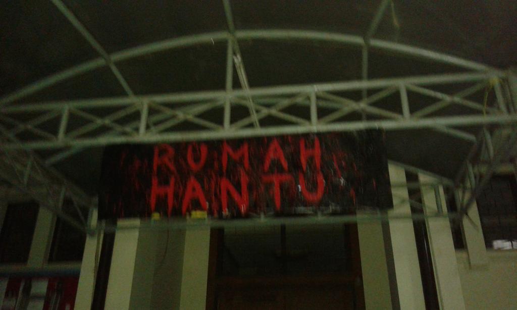 Buat campus mania yg pingin menguji adrenalinya d area Rumah hantu <a href="/H2S2015/">HARI HARI SASTRA</a> cuma 15K aja campus mania #HariHariSatra