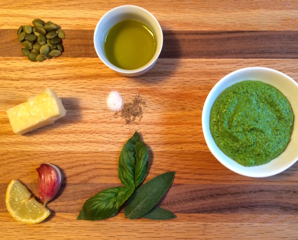 Recette de pesto au parmesan @RivieraPetitPot pour les <a href="/fromagesdici/">Fromages d’ici</a>. bit.ly/1PbIMtf