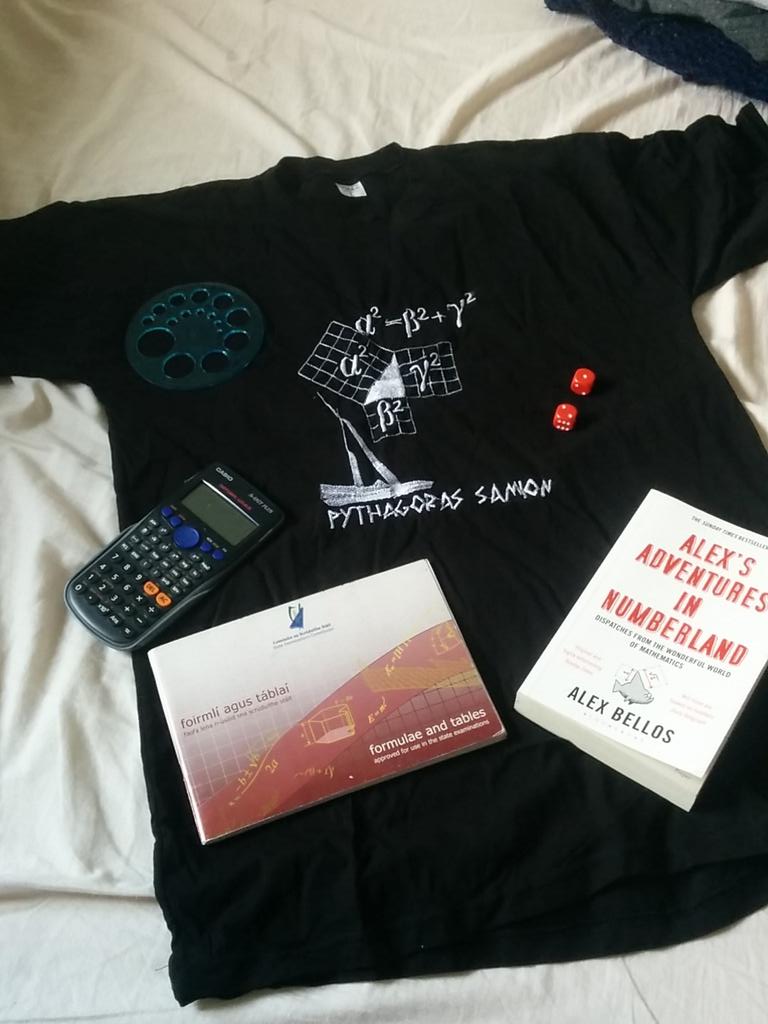 JohntyMcHugh's tweet photo. Ready to go. #bookclub #mathsmeet #phi #Fibonacci #hyperbolicspace #kellycriterion @alexbellos https://t.co/5yo49BK1gu
