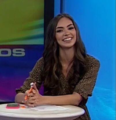 MiVidaMeliL's tweet photo. Sonrisota @natvertiz ❤️😍hoy estuviste hermosa en AE 😘 ️súper regia y linda ❤️ queen Vertiz 💋😊💖 #NatVertiz😘te adoro!💖 https://t.co/DV7U0Nrl5e